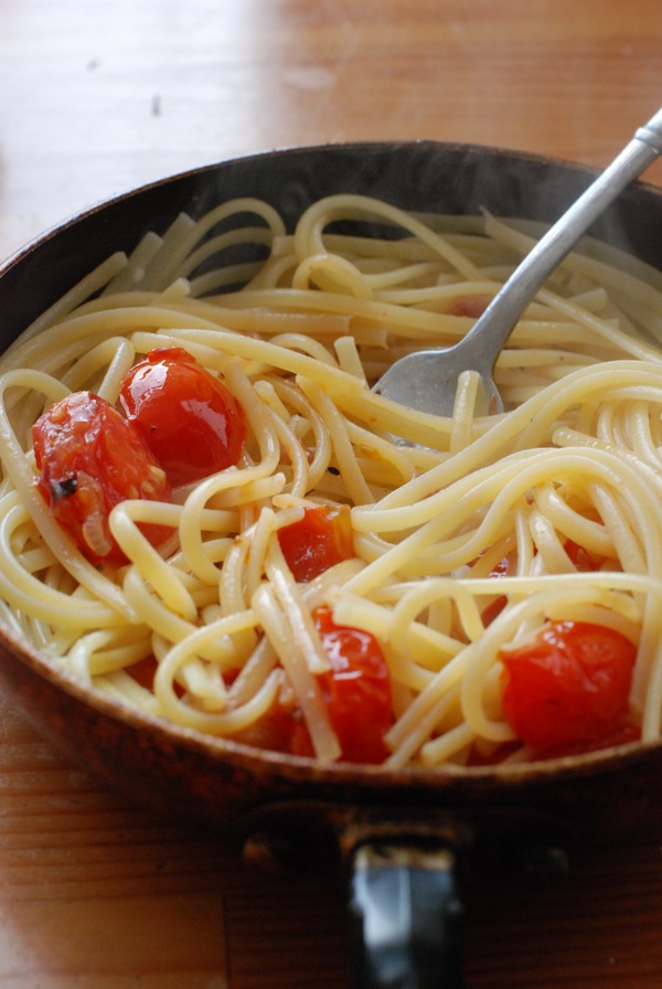 Pasta with Fresh Tomato Sauce